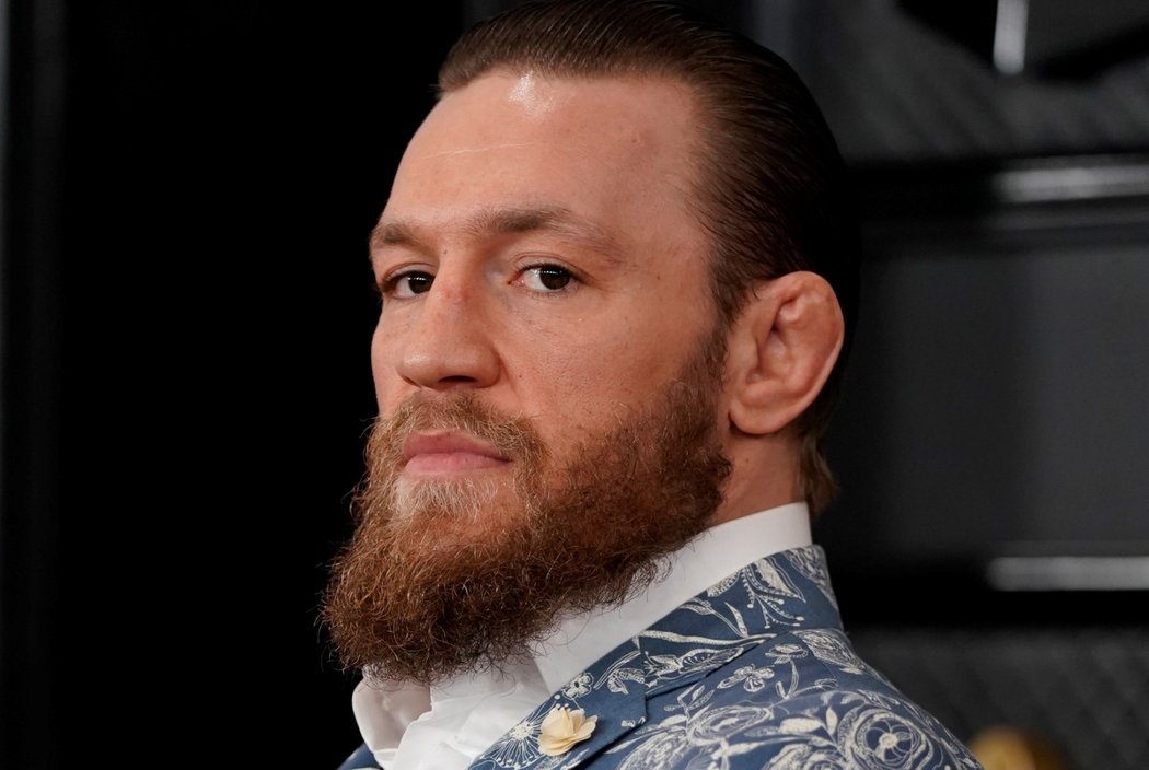 Zápasník Conor McGregor na udílení cen Grammy.