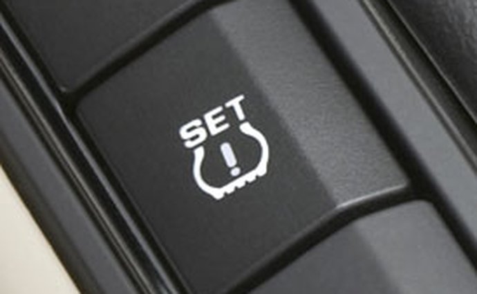 Systém pro monitorování tlaku v pneumatikách bude povinný od roku 2012