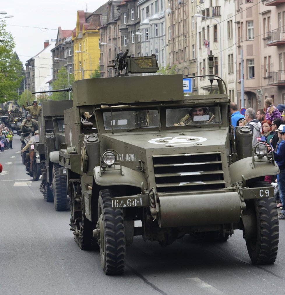 Na oslavy se letos vrátí Convoy of liberty, loni chyběl, takhle vypadal v roce 2015.