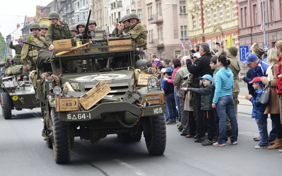 Na oslavy se letos vrátí Convoy of liberty, loni chyběl, takhle vypadal v roce 2015.