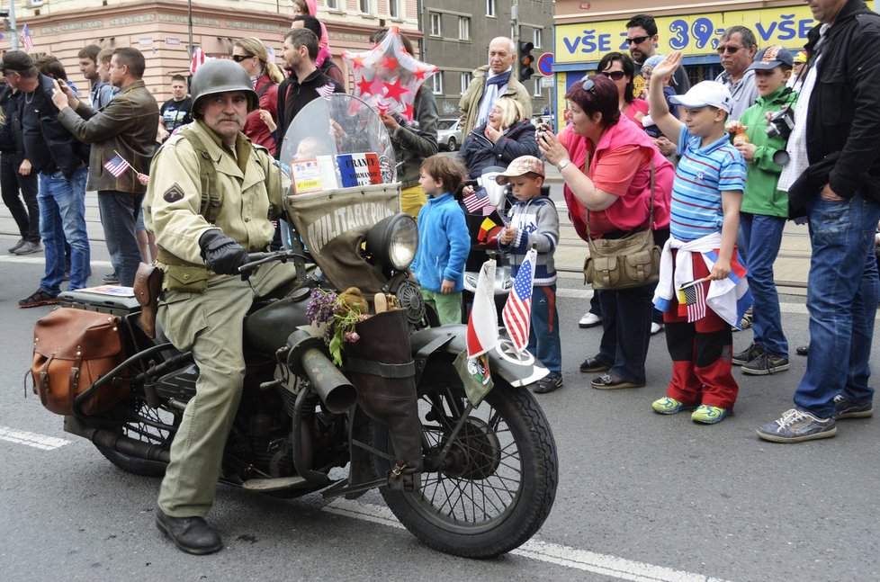 Na oslavy se letos vrátí Convoy of liberty, loni chyběl, takhle vypadal v roce 2015.