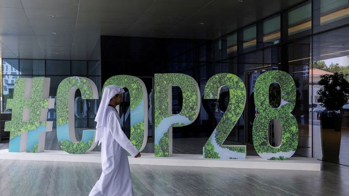 V Dubaji probíhá každoroční summit světových zemí o ochraně klimatu.