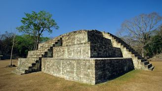 Archeologické toulky po starověkých památkách Střední Ameriky: Copán, Athény Mayů