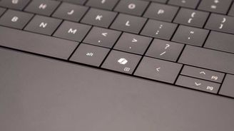 Microsoft po 30 letech změní klávesnici pro Windows, doplní tlačítko pro umělou inteligenci