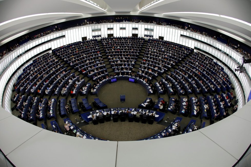 Europoslanci v parlamentu