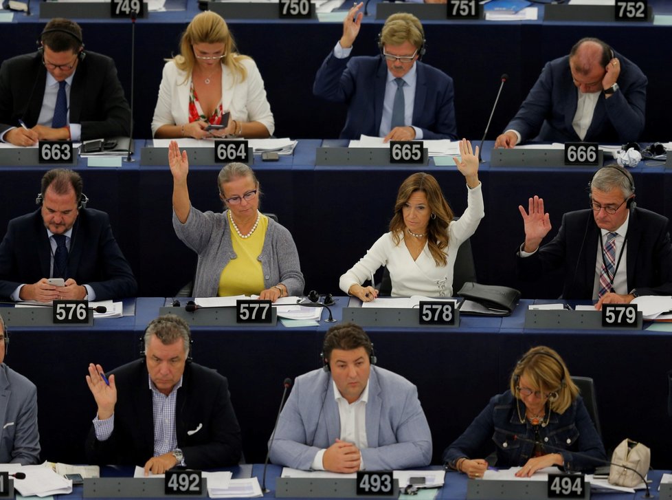 Hlasování europoslanců při plenárním zasedání.