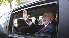 Jeremy Corbyn (Labour Party) se v 80. letech údajně scházel s československou StB.