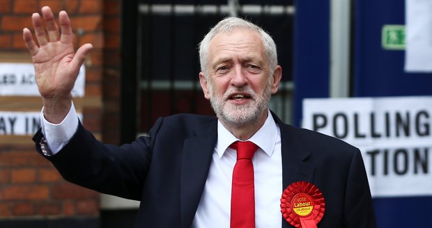 „Corbyn a špion komoušů.“ Šéfa britské opozice ohrožuje československý agent