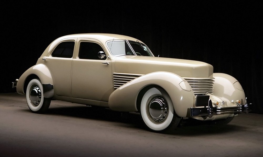 Ceník sedanu Cord 810 Westchester z roku 1936 začínal na částce 1 995 amerických dolarů. 