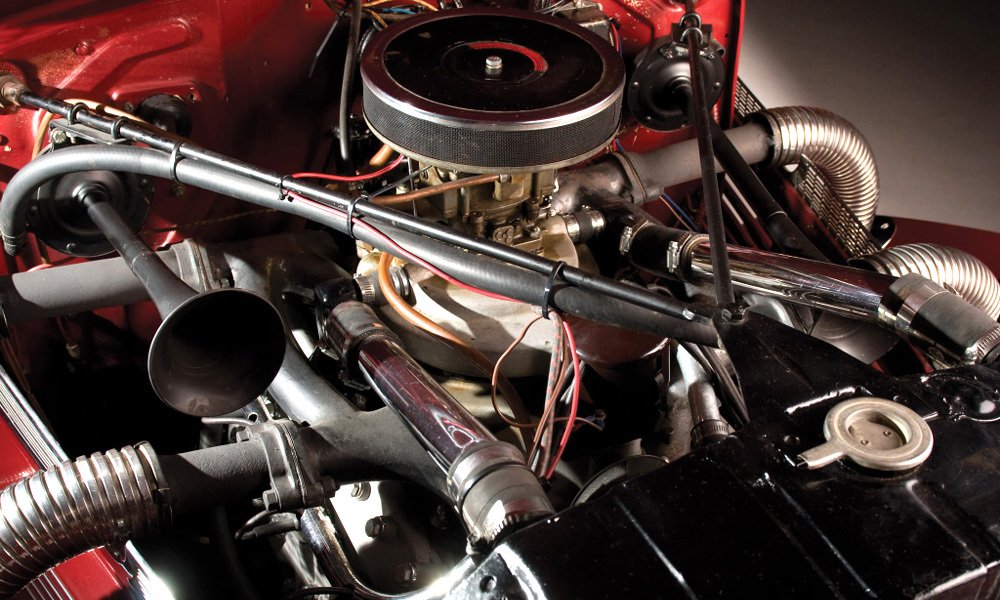 Modely Cord 812 Supercharged poháněl motor V8 přeplňovaný odstředivým mechanickým kompresorem.