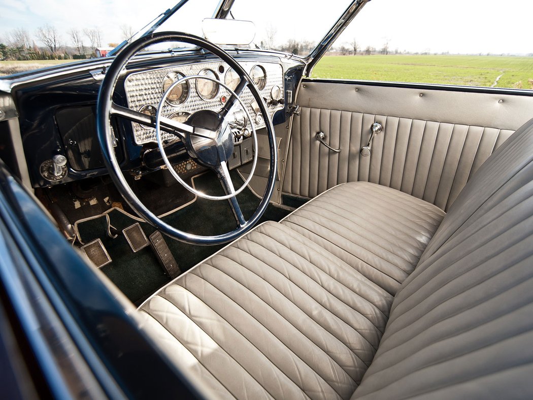 Cord 810 2-door Convertible Phaeton Sedan (1936)