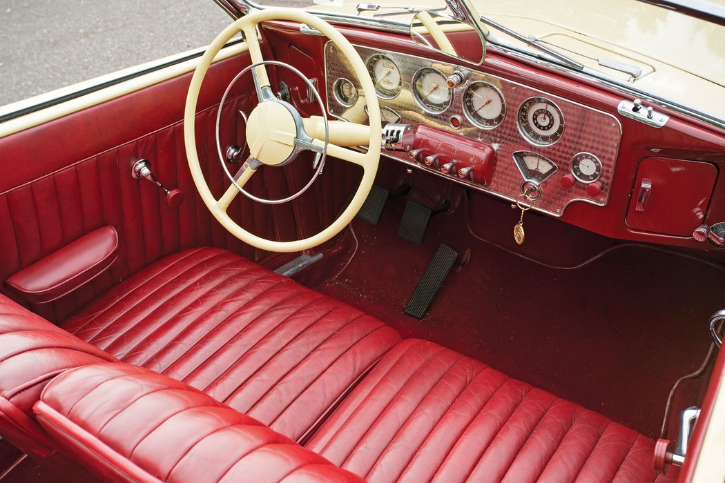 Cord 810 2-door Convertible Phaeton Sedan (1936)