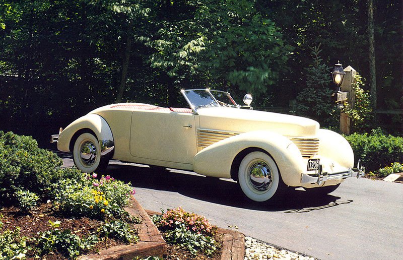 Cord 810 2-door Convertible Phaeton Sedan (1936)