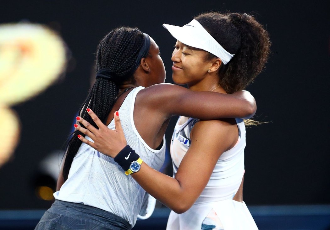 Japonskou favoritku přehrála mladičká tenistka ve třetím kole 6:3, 6:4 a postupem do osmifinále si vyrovnala grandslamové maximum z loňského Wimbledonu.