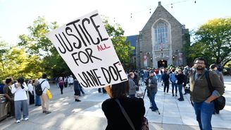 Cornell 7: Jak se z prestižních univerzitních spolků stala továrna na znásilňování a užívání drog Cornell 7: Jak se z prestižních univerzitních spolků stala továrna na znásilňování a užívání drog