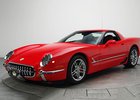 Rudá Corvette Z06 z roku 2001 vypadá trochu jako model 1953. A je k mání