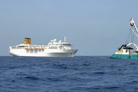 První foto kapitána lodi Costa Allegra: Cestující v luxusu trpí