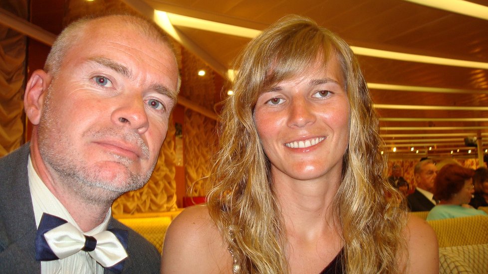 Richard Svoboda se svou přítelkyní Janou na lodi Costa Allegra. Takto se vyfotili v divadle dva dny před havárií.