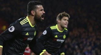 SESTŘIHY: Costa vystřelil Chelsea do čela, Arsenal zachránil s United bod