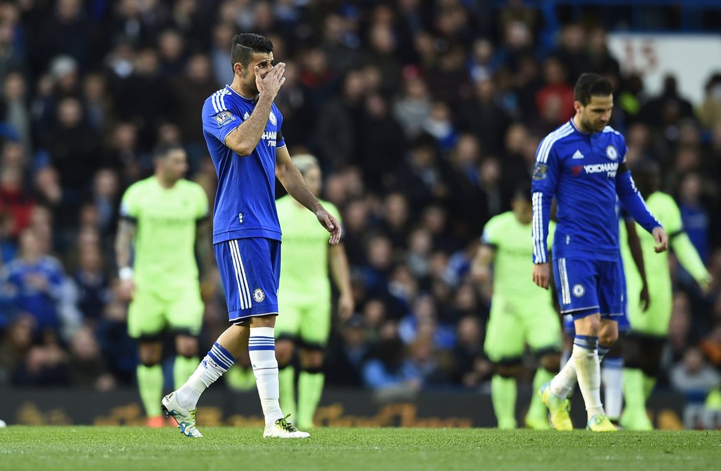 Zklamaný útočník Chelsea Diego Costa po prohře s Manchesterem City