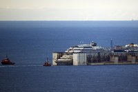 Costa Concordia ukončila svou poslední cestu: Zbytek obrovské lodi půjde do šrotu!