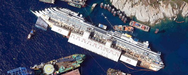 Vyzvednutí vraku výletní lodi Costa Concordia