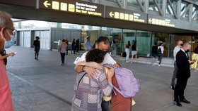 Španělské letiště Costa del Sol se pomalu plní přilétajícími turisty, místní doufají v rozjezd cestovního ruchu
