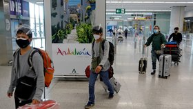 Španělské letiště Costa del Sol se pomalu plní přilétajícími turisty, místní doufají v rozjezd cestovního ruchu