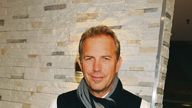 Kevin Costner je spolumajitel fi rmy Ocean Therapy Solutions, která se zabývá způsobem, jak vyčistit oceán od ropy