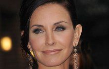 Courteney Cox alias Monica z Přátel: Fajn figura na 52 let!