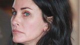 Courteney Cox už není opuchlá! Botox splaskl? 