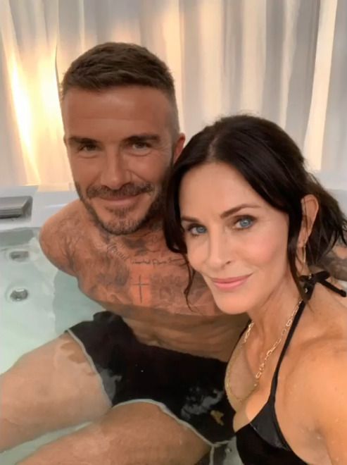 Courteney Cox ve vířivce s Davidem Beckhamem