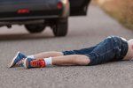 Chlapec (6) vběhl u Horšovského Týna pod projíždějící auto. To ho srazilo zrcátkem. Ilustrační foto