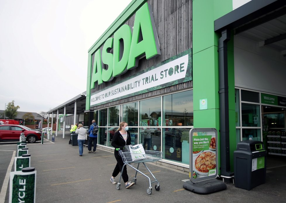 Britské supermarkety si hlídají vytíženost.