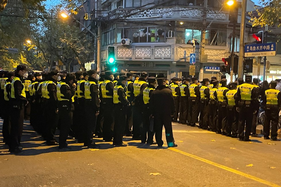 Protesty v čínském Šanghaji (27. 11. 2022)