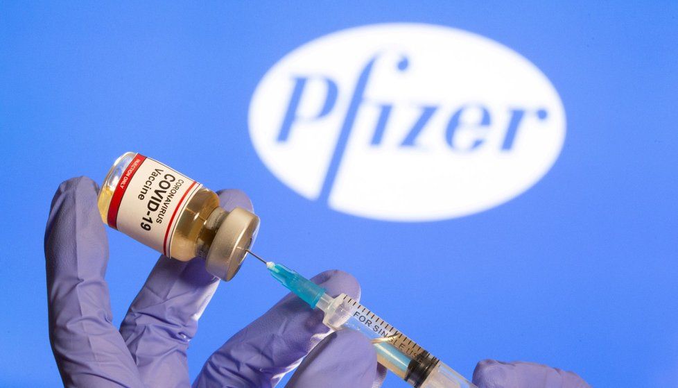Vakcína Pfizeru a BioNTechu vypadá nadějně.