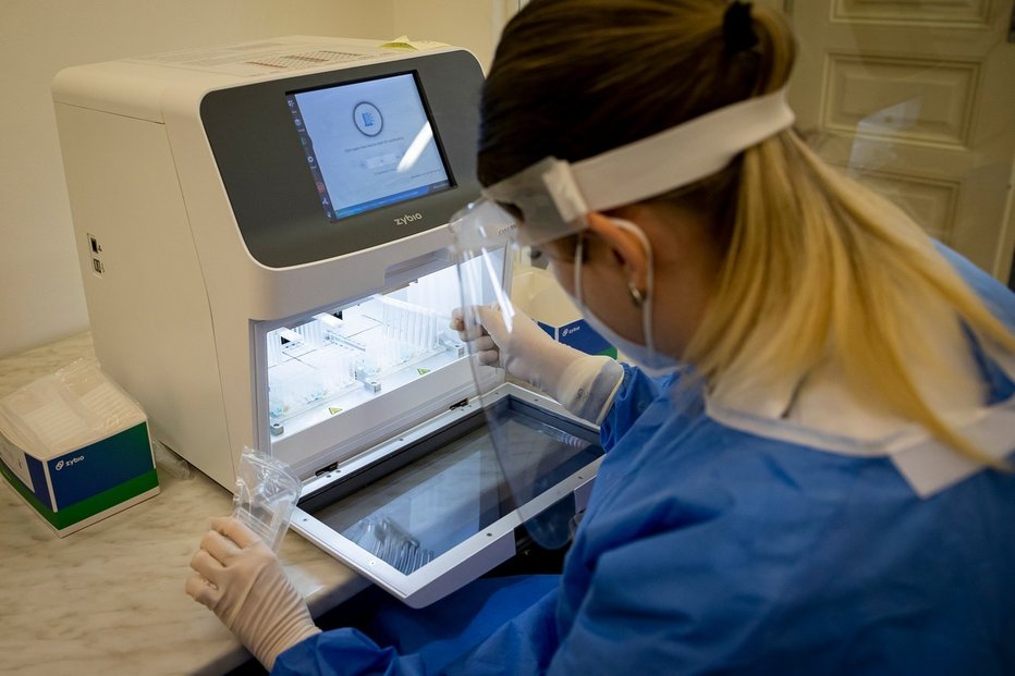 Základní cena testu PCR se pohybuje kolem 1500 korun.