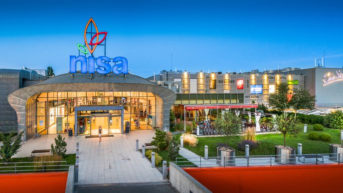Radovan Vítek investuje miliardu do renovace nákupního centra Nisa v Liberci.