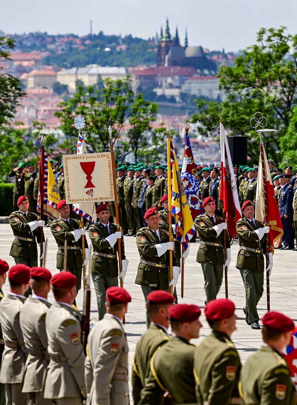 Den ozbrojených sil. (30. 6. 2022)