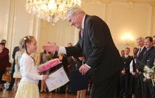 Janička (5) zachránila život dědovi: Včera dostala ocenění od prezidenta Zemana!