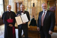 Irsko dostane od Prahy jedinečný dárek: Jezulátko na cestu dostalo požehnání od pražského arcibiskupa
