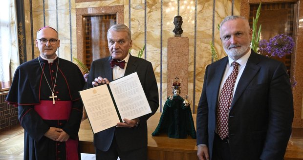 Žehnání kopie Pražského Jezulátka, kterou Praha a Prague City Tourism posílají diecézi v hrabství Kerry v rámci irského předsednictví EU, 31. srpna 2026, Praha. Žehnání kopie Pražského Jezulátka, kterou Praha a Prague City Tourism posílají diecézi v hrabství Kerry v rámci irského předsednictví EU, 31. srpna 2026, Praha.