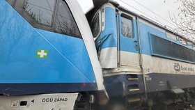 Na trati mezi Zliví a Dívčicemi na Českobudějovicku se srazil rychlík s osobním vlakem.