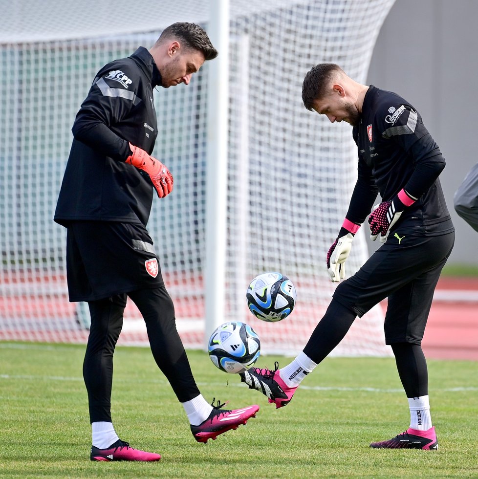 Trénink českých fotbalistů před zápasem s Polskem.