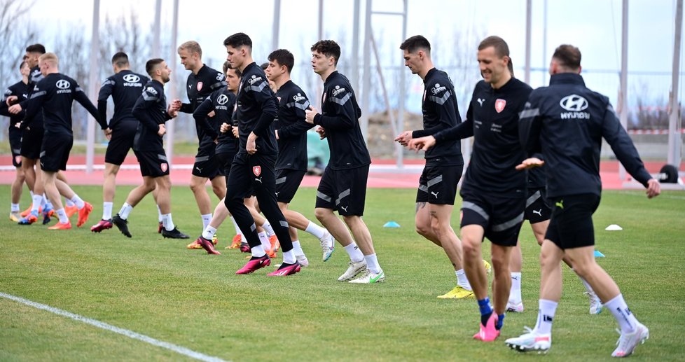 Trénink českých fotbalistů před zápasem s Polskem.