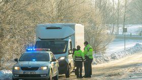 Veterináři společně s policií spustili důkladné kontroly masa dováženého z Polska. (5.2.2019)