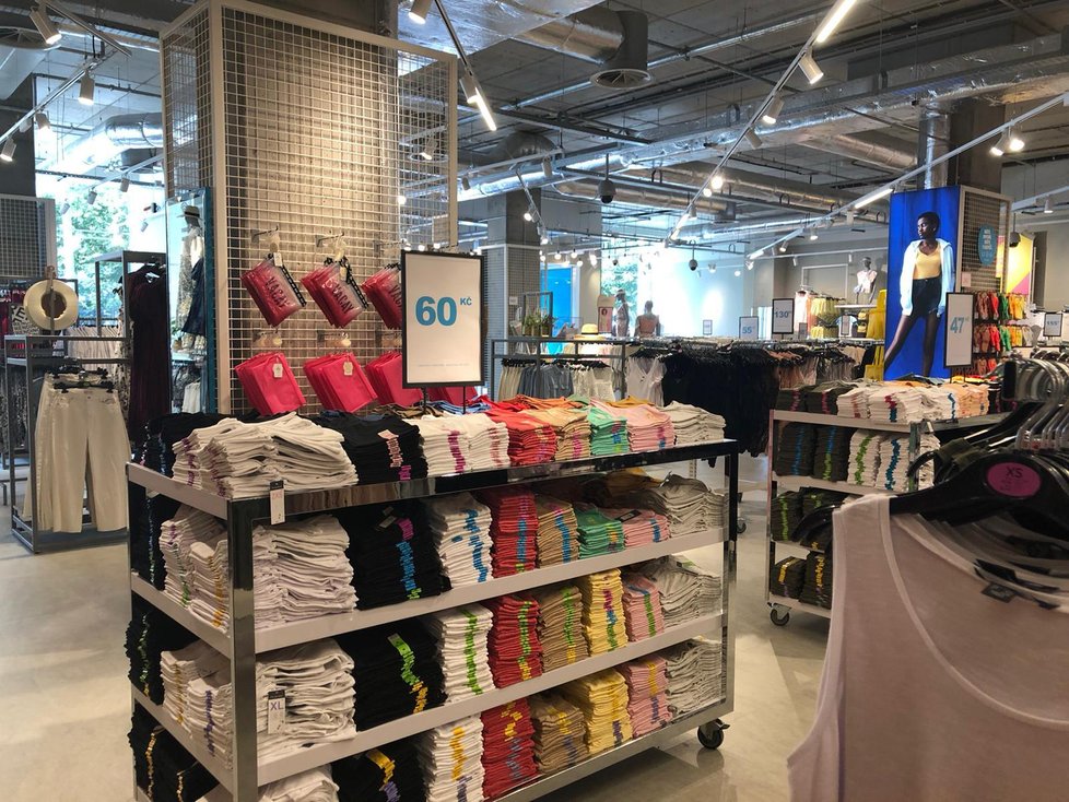 Primark v Praze těsně před otevřením.