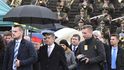 Premiér Andrej Babiš (vpředu druhý zleva), kardinál Dominik Duka (v červené čepici) a ministr vnitra Jan Hamáček (třetí zprava) přicházejí na pietní akt k 100. výročí vzniku samostatného československého státu, který se konal 28. října 2018 v Praze u Národního památníku na Vítkově. Premiér Andrej Babiš (vpředu druhý zleva), kardinál Dominik Duka (v červené čepici) a ministr vnitra Jan Hamáček (třetí zprava) přicházejí na pietní akt k 100. výročí vzniku samostatného československého státu, který se konal 28. října 2018 v Praze u Národního památníku na Vítkově.