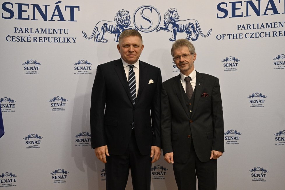 Předseda Senátu Miloš Vystrčil se slovenským premiérem Robertem Ficem. (24.11.2023)
