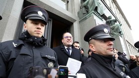 Ministr Marek Výborný převzal dopis od protestujících zemědělců. (19. 2. 2024)